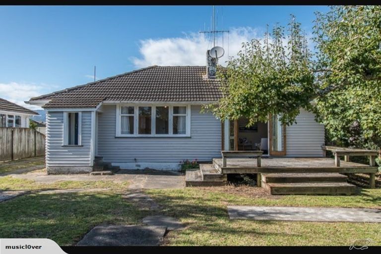 Photo of property in 11 Maire Street, Otaki, 5512