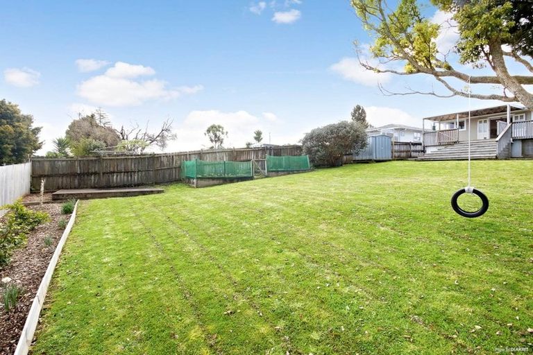 Photo of property in 17 Ranui Avenue, Ranui, Auckland, 0612