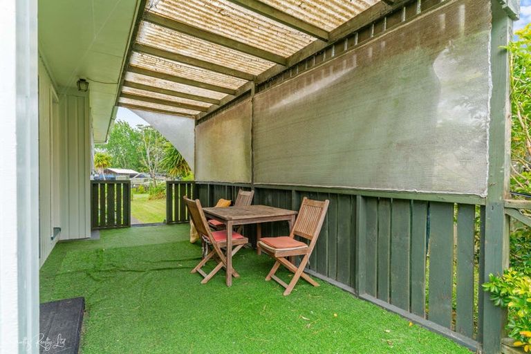 Photo of property in 8 Depot Road, Paparoa, 0571