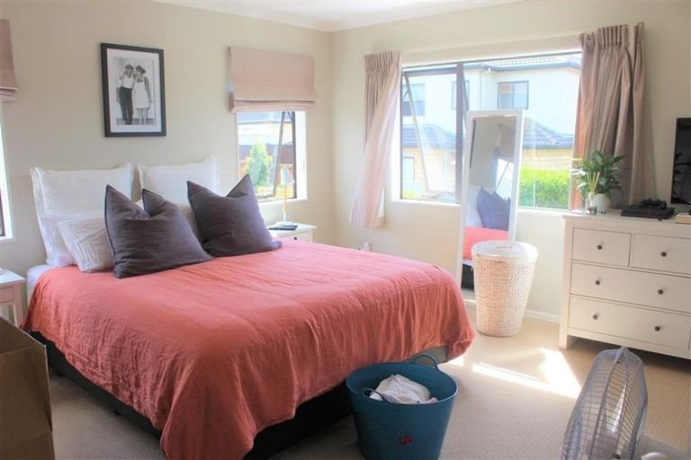 Photo of property in 36 Seresin Crescent, Flat Bush, Auckland, 2016