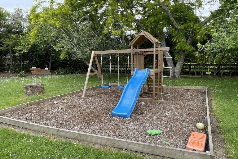 Photo of property in 1083 Kahikatea Flat Road, Waitoki, Kaukapakapa, 0871