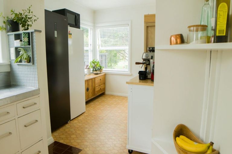 Photo of property in 27 Belle Vue Avenue, Northcote Point, Auckland, 0627