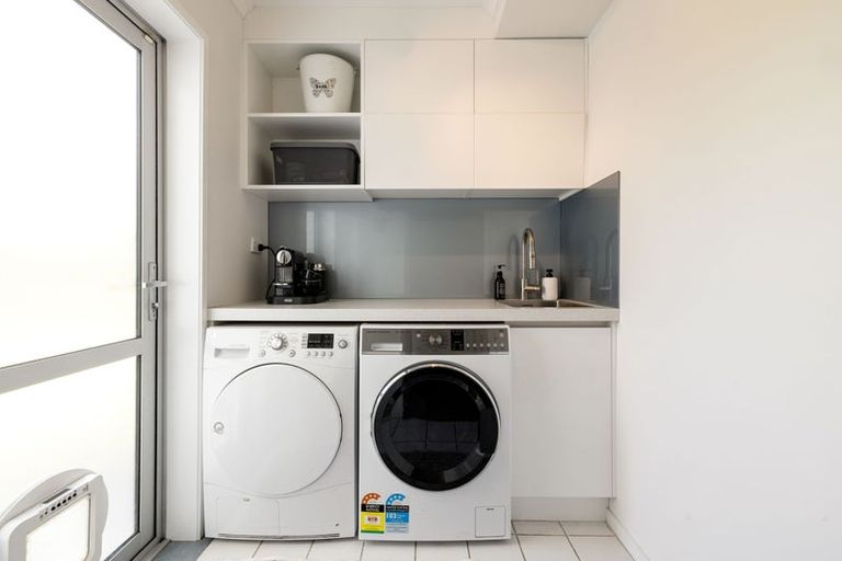 Photo of property in 163 Lake Crescent, Hamilton Lake, Hamilton, 3204