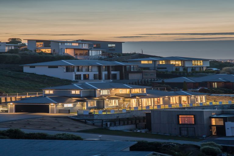 Photo of property in 6 Rushden Rise, Westmorland, Christchurch, 8025