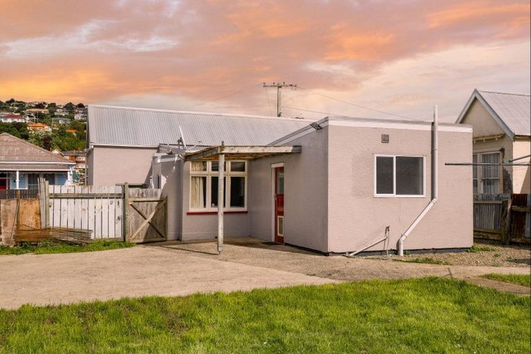 Photo of property in 28 Richmond Street, Forbury, Dunedin, 9012