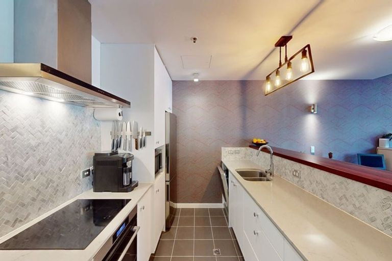 Photo of property in Montreaux Apartments, 1b/164 The Terrace, Wellington Central, Wellington, 6011