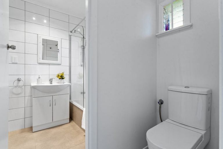 Photo of property in 1/66 Clevedon Road, Papakura, 2110