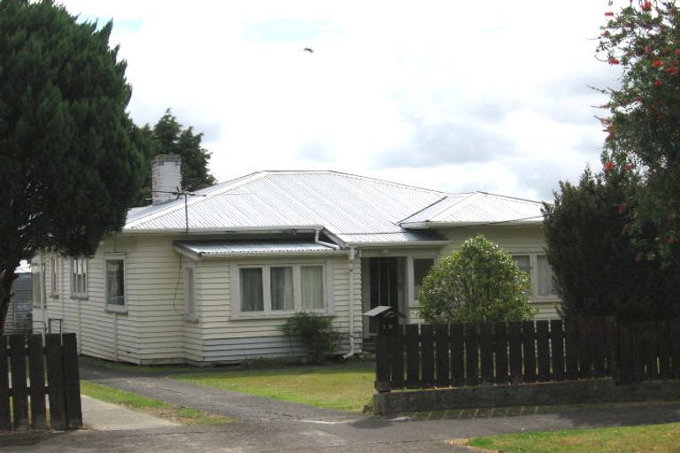 Photo of property in 19 Miro Street, New Lynn, Auckland, 0600