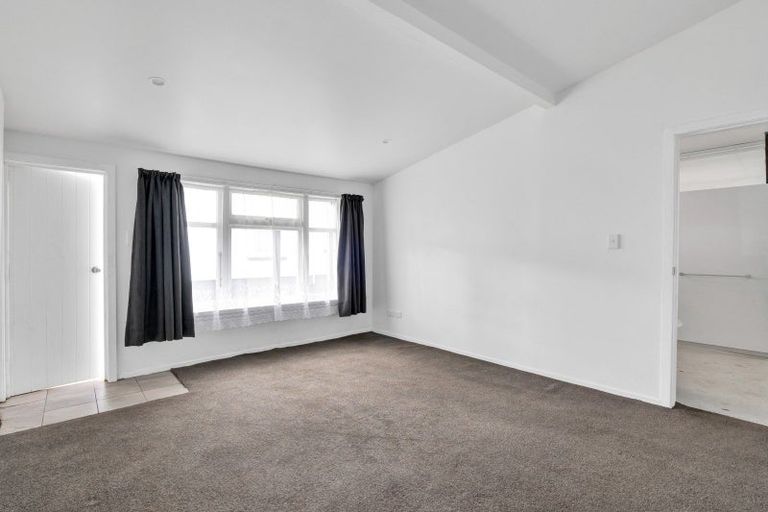 Photo of property in 76 South Road, Manaia, 4612