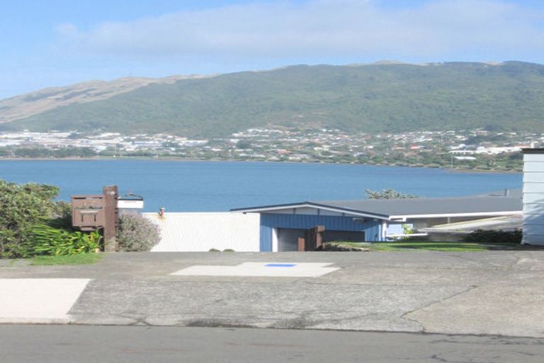Photo of property in 18 Brian Place, Titahi Bay, Porirua, 5022