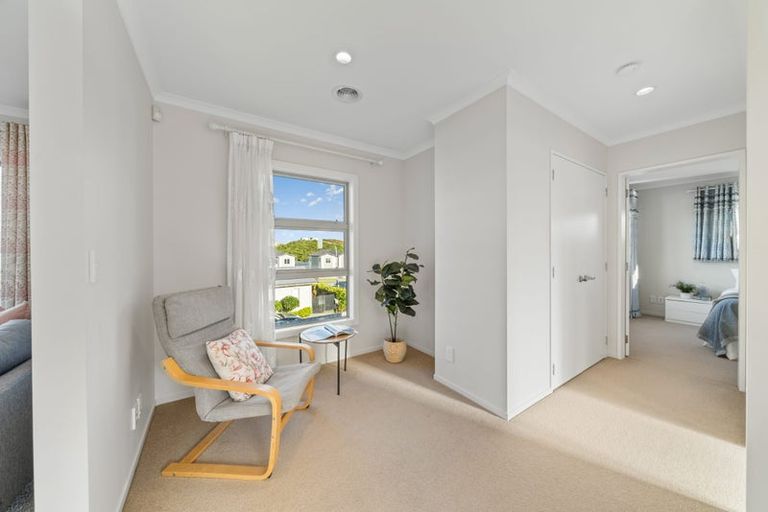 Photo of property in 71 Grenada Drive, Grenada Village, Wellington, 6037