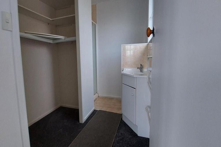 Photo of property in 129 Mcleod Road, Te Atatu South, Auckland, 0610