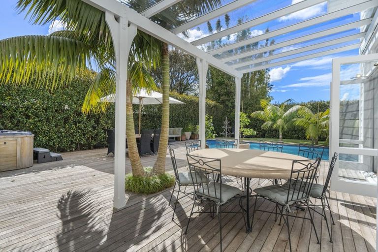 Photo of property in 8 Bayview Road, Hauraki, Auckland, 0622