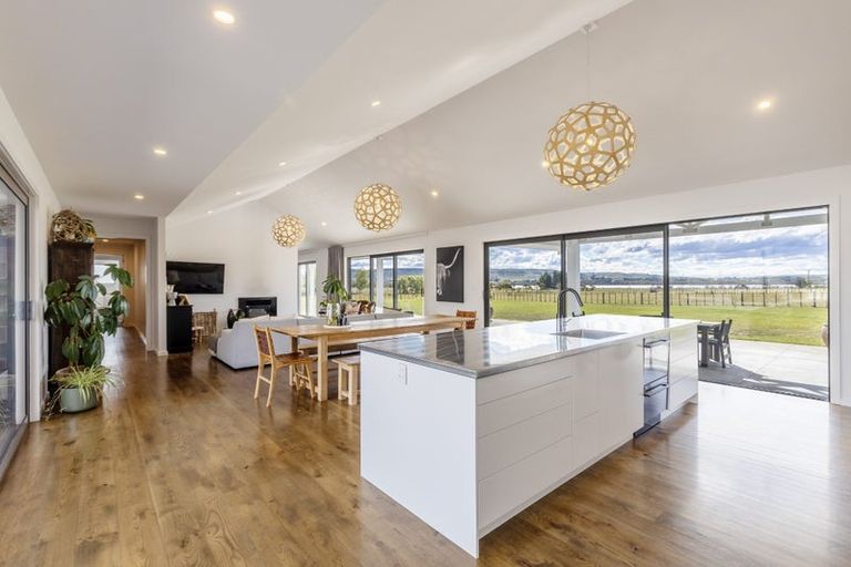 Photo of property in 470 Porangahau Road, Waipukurau, 4282