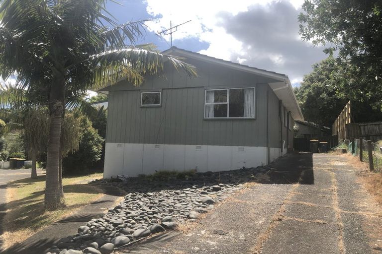 Photo of property in 1/12 Taynith Place, Glenfield, Auckland, 0629