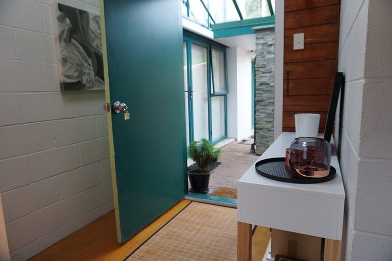 Photo of property in 5a Pohutukawa Avenue, Shelly Park, Auckland, 2014