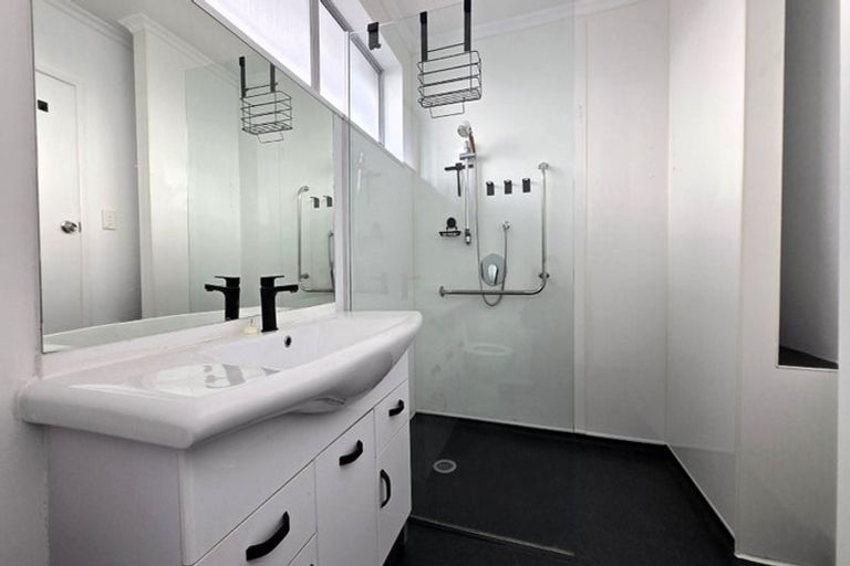 Photo of property in 2/29 Clouston Park Road, Clouston Park, Upper Hutt, 5018