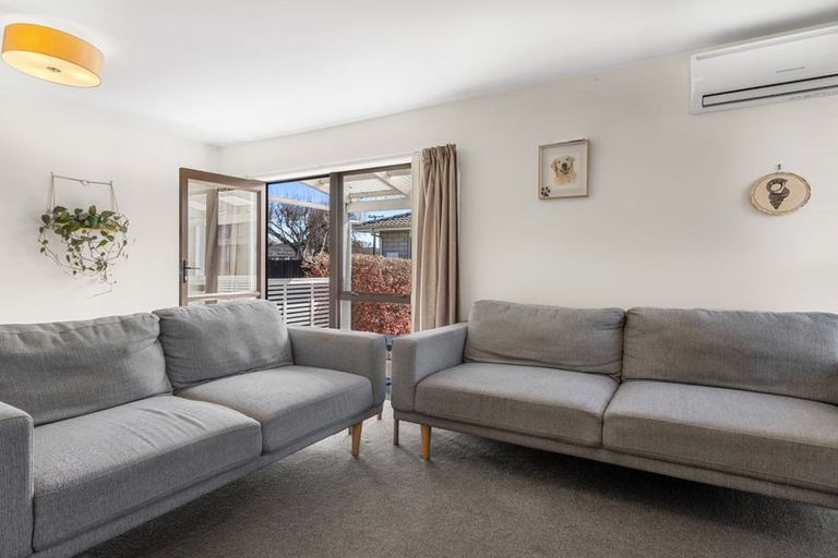 Photo of property in 1/202 Grimseys Road, Redwood, Christchurch, 8051