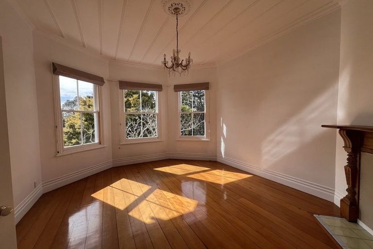 Photo of property in 19 Lake Road, Devonport, Auckland, 0624