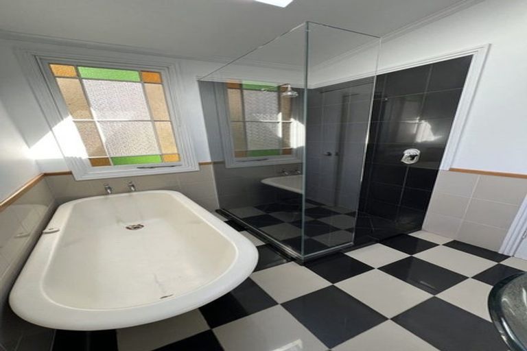 Photo of property in 19 Lake Road, Devonport, Auckland, 0624