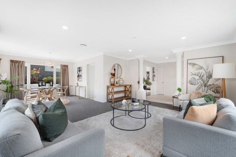 Photo of property in 9 Kentia Way, Somerville, Auckland, 2014