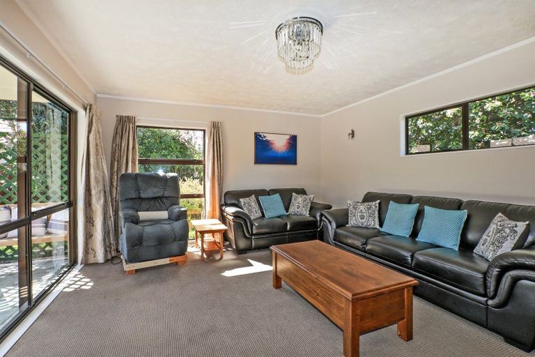 Photo of property in 9 Matthews Place, Taradale, Napier, 4112
