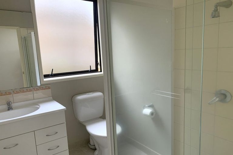 Photo of property in 2a Castleton Drive, Howick, Auckland, 2014