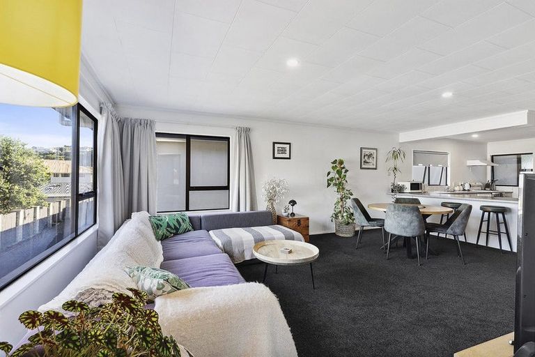 Photo of property in 4/24 Acheron Road, Paremata, Porirua, 5026