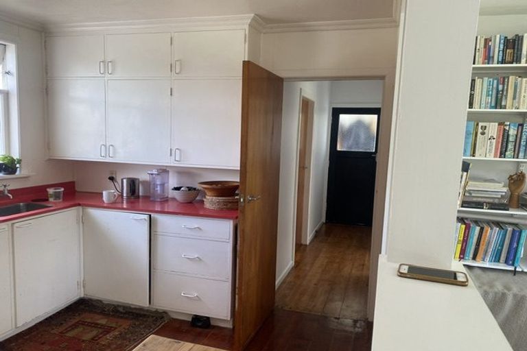 Photo of property in 47a Parkvale Road, Karori, Wellington, 6012