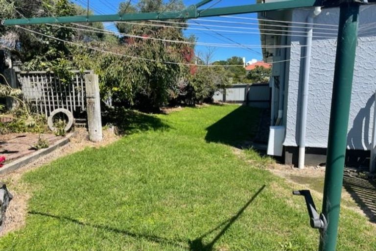 Photo of property in 23 Queens Road, Glen Avon, New Plymouth, 4312