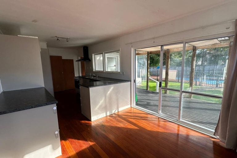 Photo of property in 89 Gossamer Drive, Pakuranga Heights, Auckland, 2010