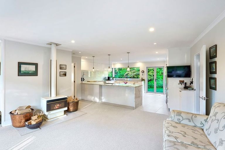 Photo of property in 9a Karaka Grove, Waikanae, 5036