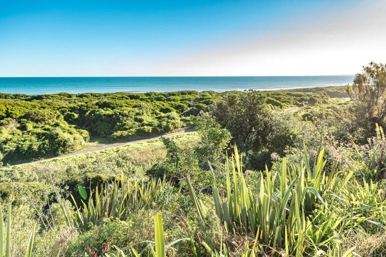 Photo of property in 107 Karaka Street, Castlecliff, Whanganui, 4501