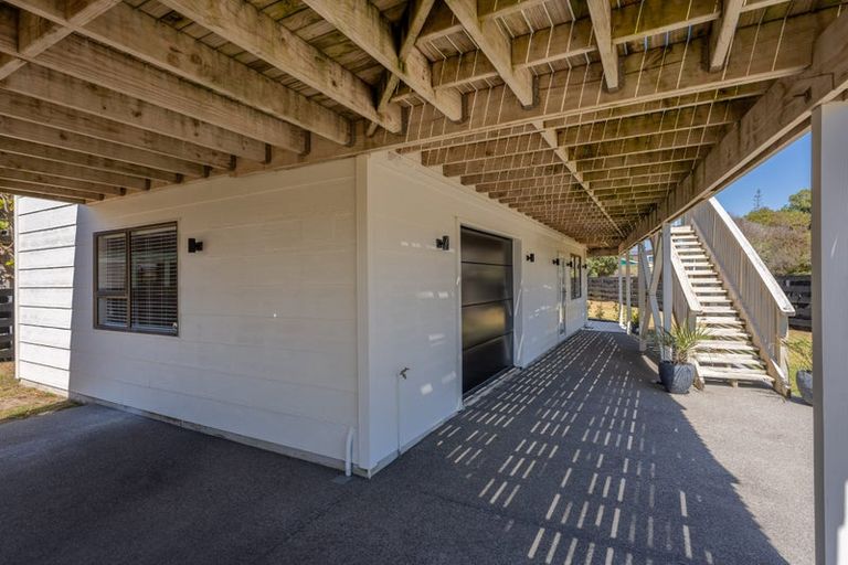 Photo of property in 116 Field Way, Waikanae Beach, Waikanae, 5036