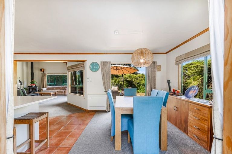 Photo of property in 214 Shaw Road, Oratia, Auckland, 0604