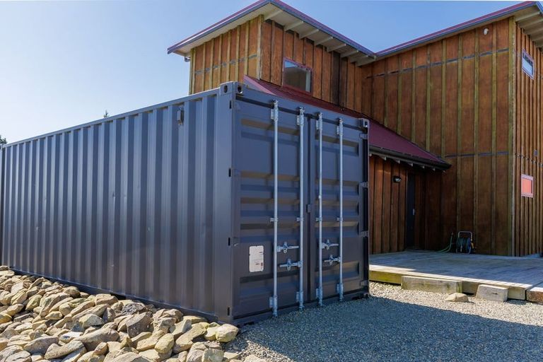 Photo of property in 246 Centrewood Park Road, Waimate, 7977