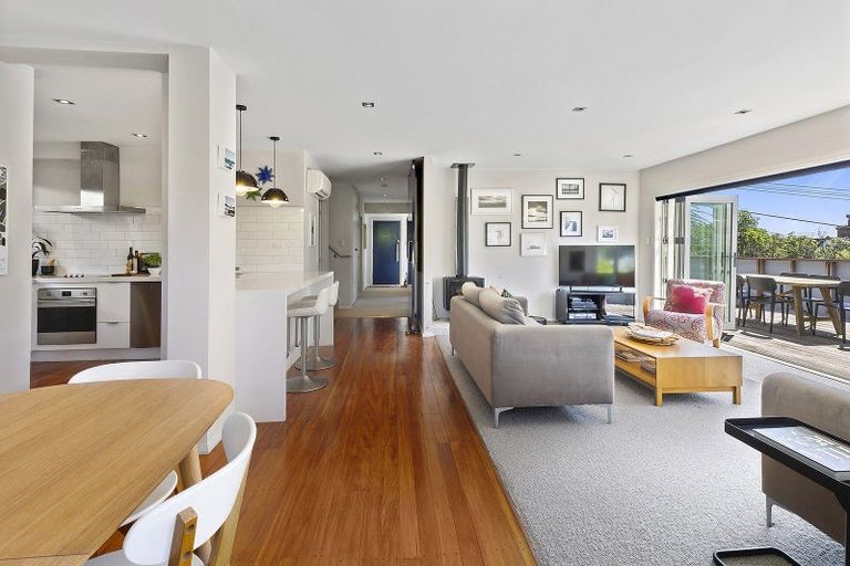 Photo of property in 4 Pinnacle Street, Seatoun, Wellington, 6022