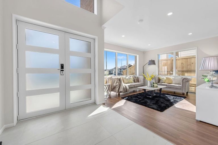 Photo of property in 25 Elevation Street, Flat Bush, Auckland, 2019