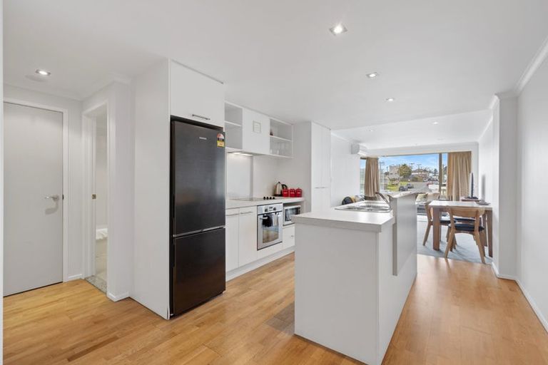 Photo of property in Algarve Apartments, 109/332 Maunganui Road, Mount Maunganui, 3116