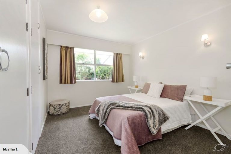 Photo of property in 328 Great South Road, Opaheke, Papakura, 2113