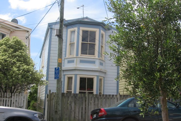 Photo of property in 31 Queen Street, Mount Victoria, Wellington, 6011