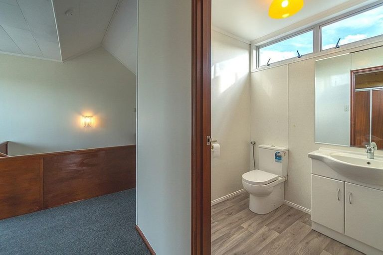 Photo of property in 100 Frankley Road, Frankleigh Park, New Plymouth, 4310