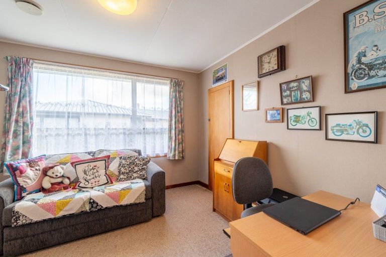 Photo of property in 19 Holloway Street, Waikiwi, Invercargill, 9810