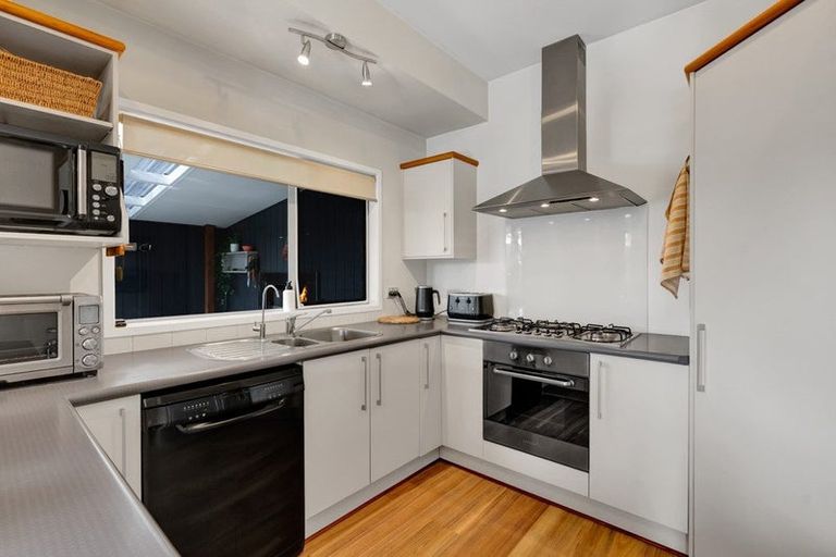 Photo of property in 10 Caledonia Place, Highlands Park, New Plymouth, 4312