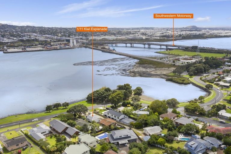 Photo of property in 1/11 Kiwi Esplanade, Mangere Bridge, Auckland, 2022