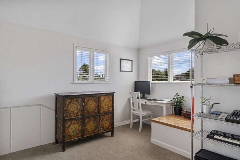 Photo of property in 5 Coronation Street, Belmont, Auckland, 0622