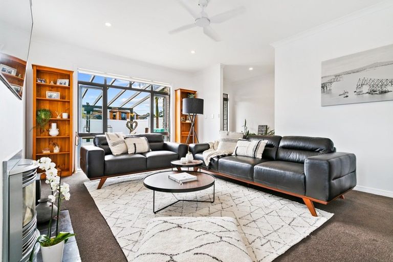 Photo of property in 7 Archer Rayner Place, Greenhithe, Auckland, 0632