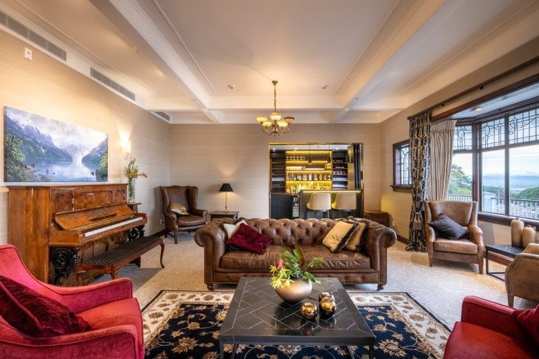 Photo of property in 141 Hackthorne Road, Cashmere, Christchurch, 8022