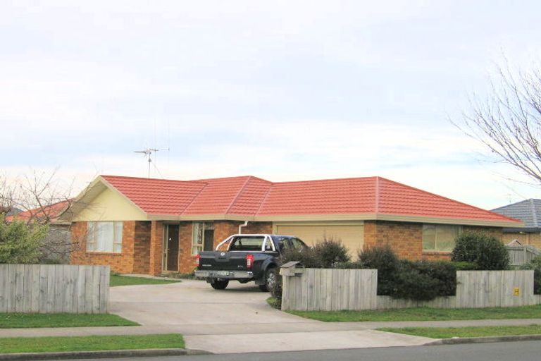 Photo of property in 19 Dorchester Place, Nawton, Hamilton, 3200