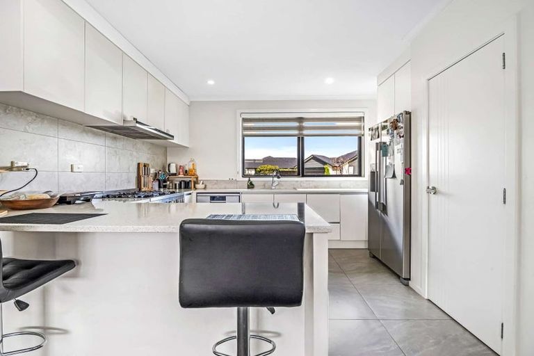 Photo of property in 1 Kaaka Street, Cambridge, 3434